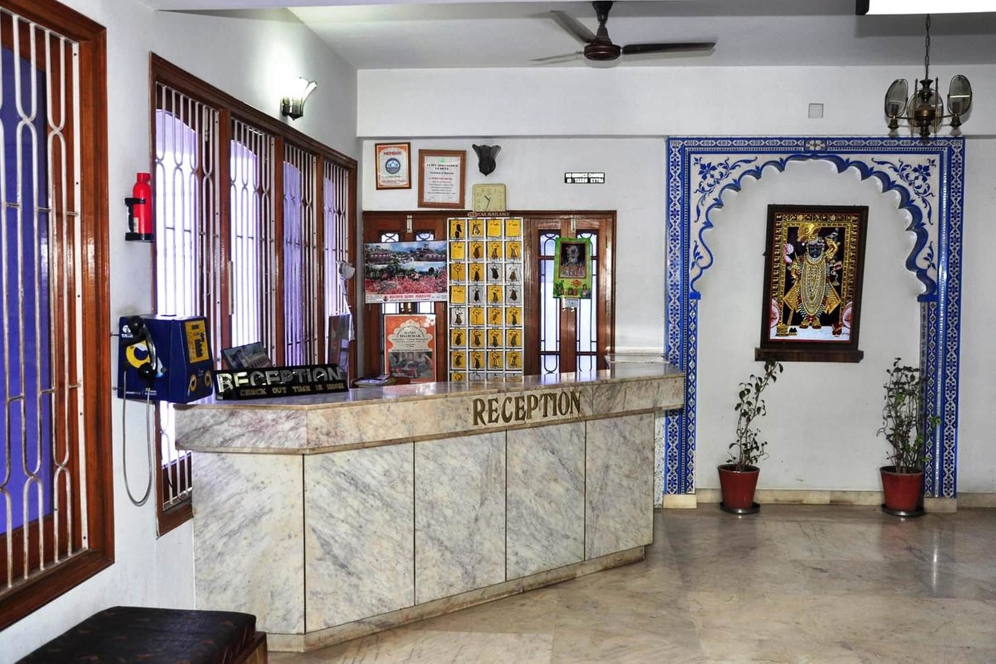 Hotel Vinayakam Udajpur Exteriér fotografie
